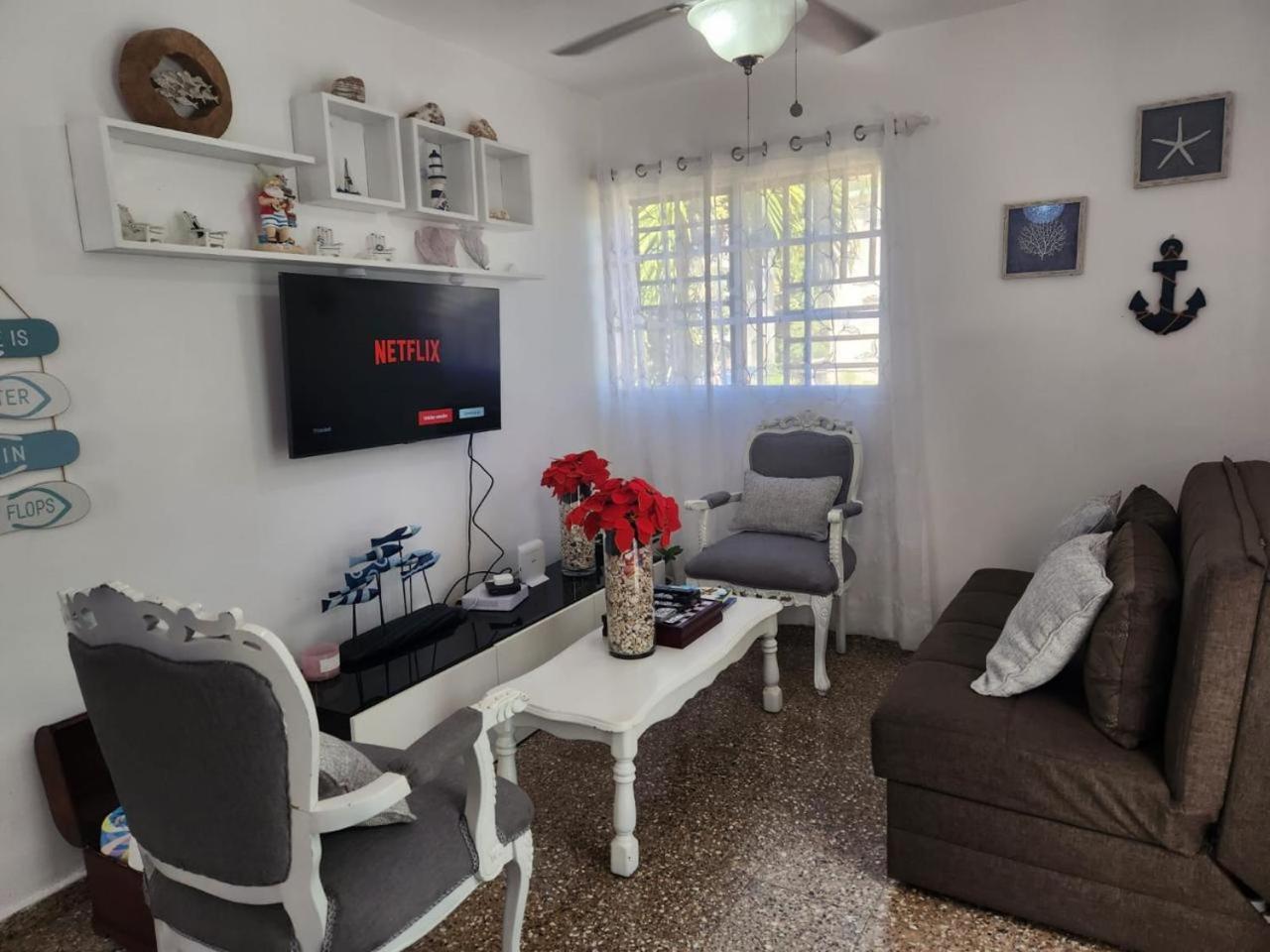 Beachfront Apartment, Quiet 4 Beds, 1 Bath, Ac, Wi-Fi, Hot Water, In Paraiso Near Los Patos Exteriör bild