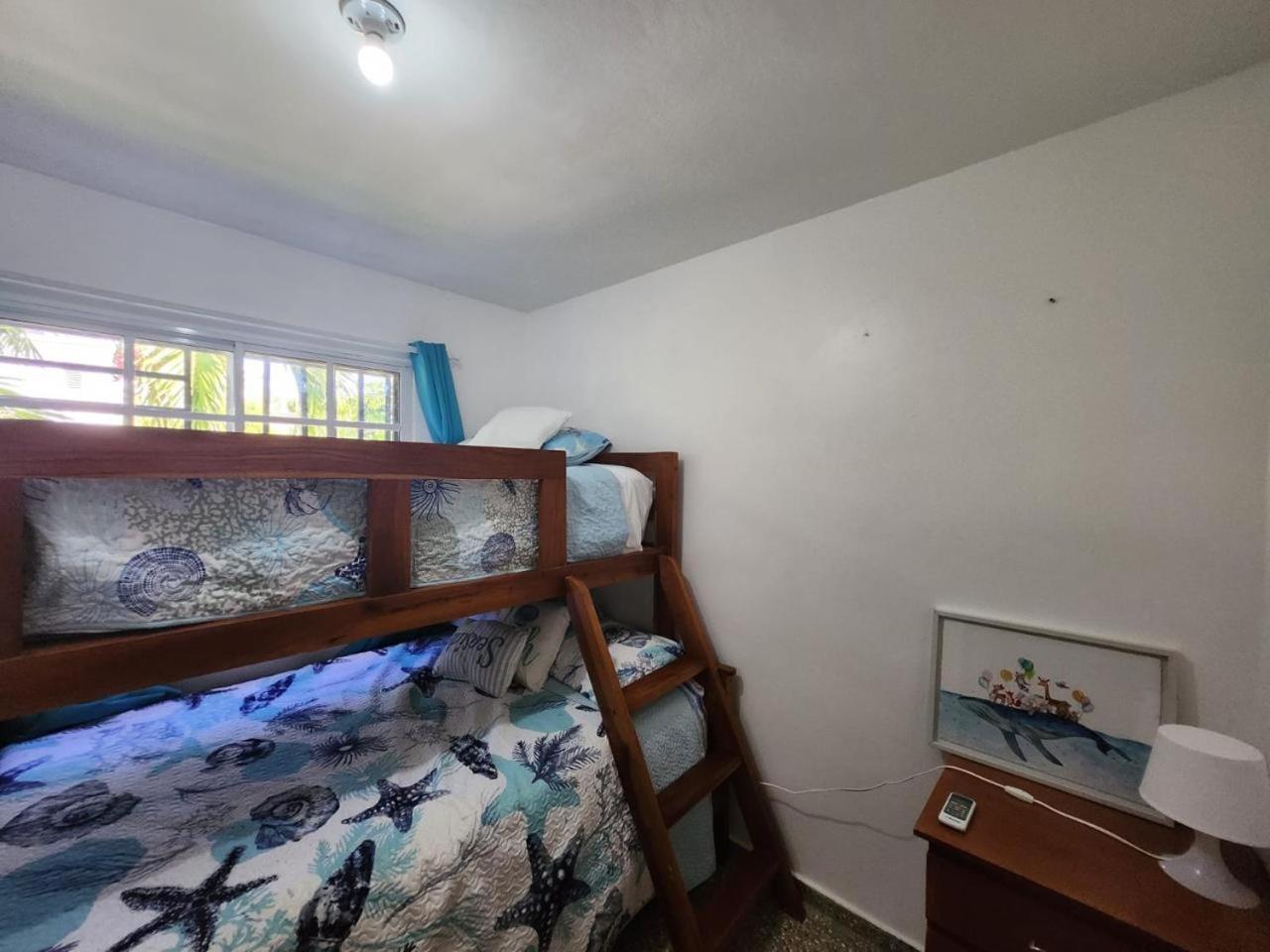 Beachfront Apartment, Quiet 4 Beds, 1 Bath, Ac, Wi-Fi, Hot Water, In Paraiso Near Los Patos Exteriör bild